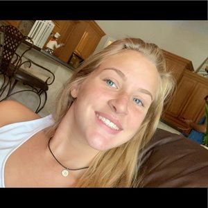 Meet your Posher, Rebecca